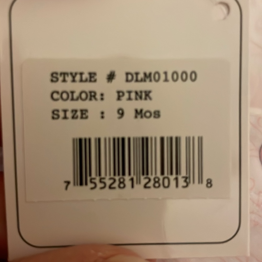 NWT baby Dior, one piece with lace ruffles and pink snaps. Pink Dior print - Picture 9 of 9